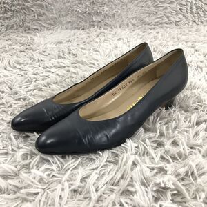 Salvatore Ferragamo Leather Classic Pumps Navy‎ Blue Shoes Women's Size 8.5 AA